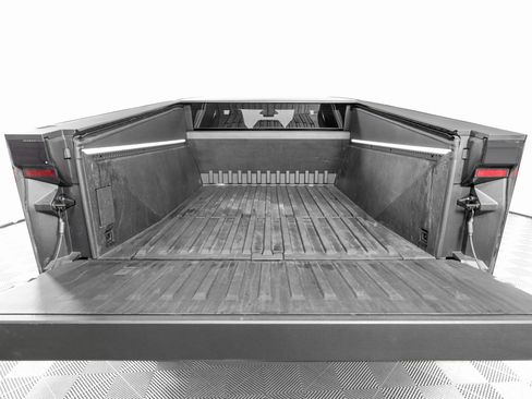 Used 2025 Tesla Cybertruck AWD Crew Cab image 7