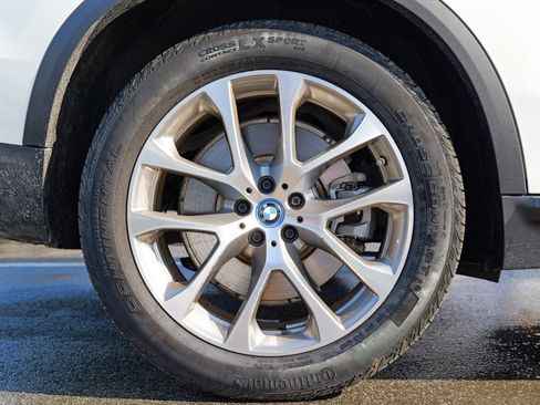 Used 2024 BMW X5 xDrive50e AWD/4WD image 13