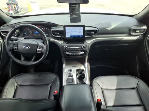 Used 2020 Ford Explorer XLT w/ Equipment Group 202A AWD/4WD image 22