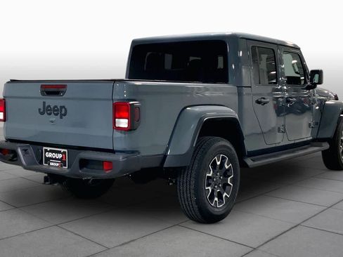 Used 2025 Jeep Gladiator Sport w/ Premium Package AWD/4WD image 23