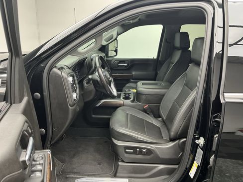 Used 2022 GMC Sierra 3500 SLT w/ SLT Convenience Package image 3