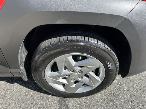 Used 2024 Hyundai Kona SE image 13