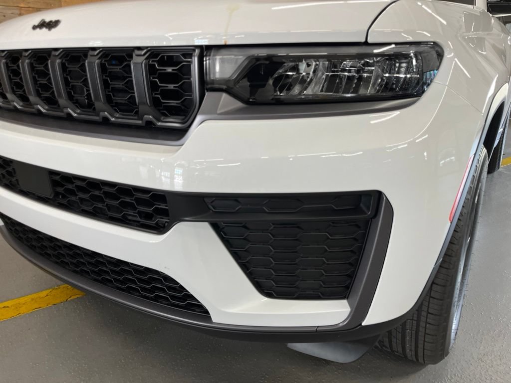 New 2026 Jeep Grand Cherokee Altitude AWD/4WD image 60