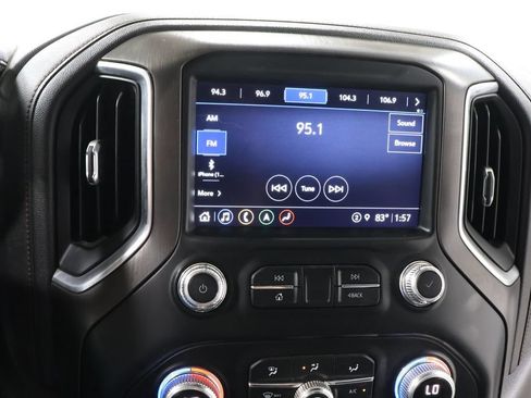Used 2022 GMC Sierra 2500 AT4 w/ AT4 Preferred Package AWD/4WD image 11
