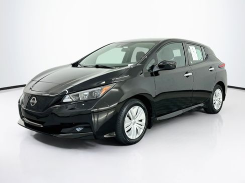 Used 2025 Nissan Leaf S FWD image 3