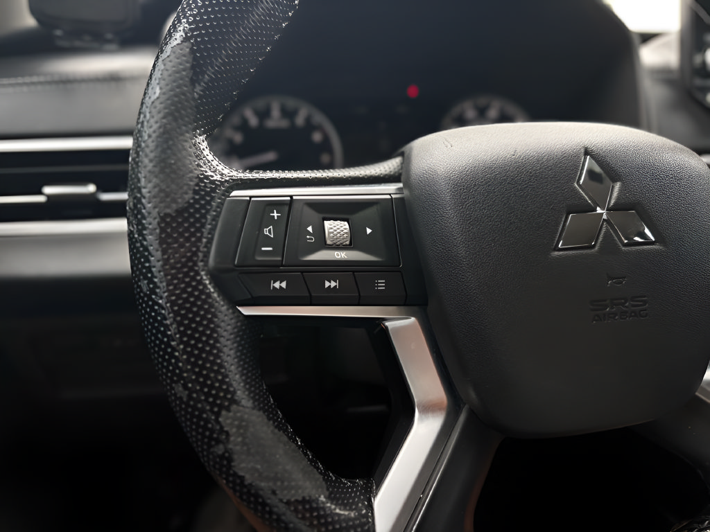 Used 2022 Mitsubishi Outlander SE AWD/4WD image 12