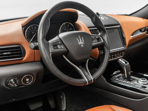 Used 2022 Maserati Levante GT image 13