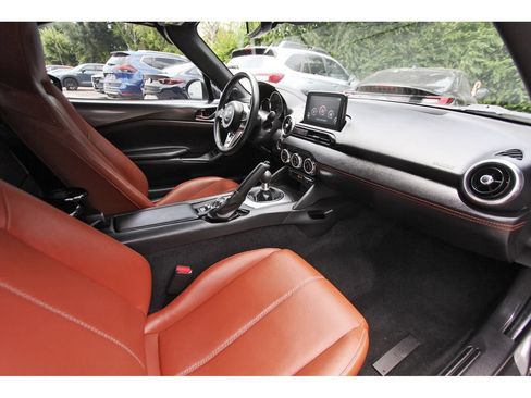Used 2023 MAZDA MX-5 Miata Grand Touring RWD image 8