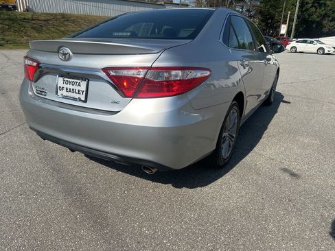 Certified 2017 Toyota Camry SE image 8