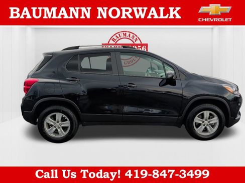 Used 2022 Chevrolet Trax LT w/ LT Convenience Package AWD/4WD image 6