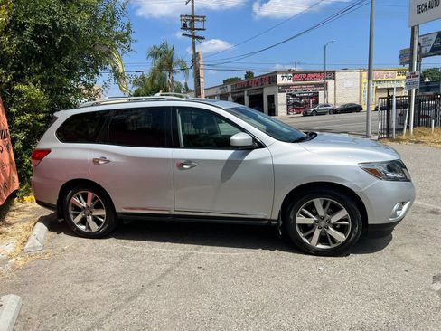 Used 2015 Nissan Pathfinder Platinum w/ Cargo Package FWD image 4
