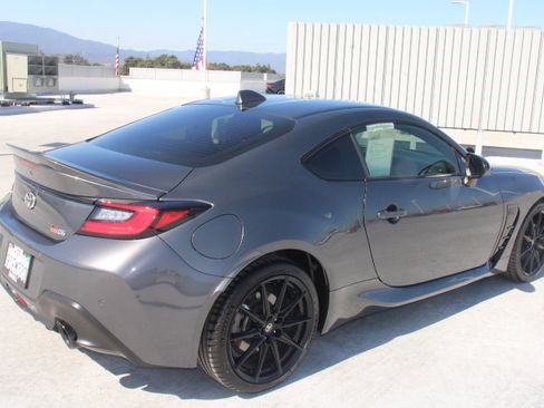 Used 2024 Toyota GR86 Premium RWD image 3