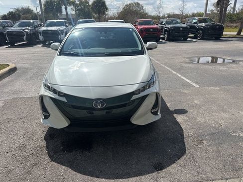 Used 2018 Toyota Prius Prime Advanced image 8