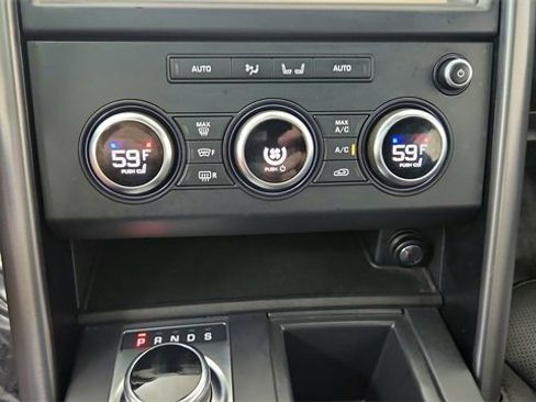 Used 2020 Land Rover Discovery Landmark image 54