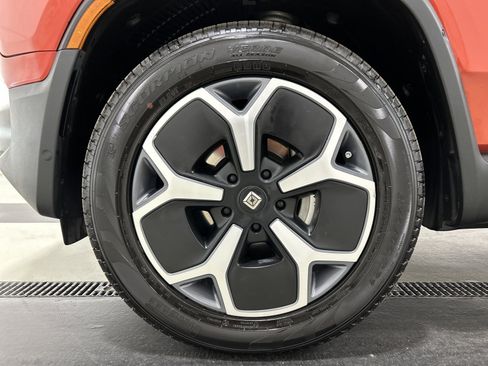 Used 2024 Rivian R1T Adventure AWD/4WD image 9