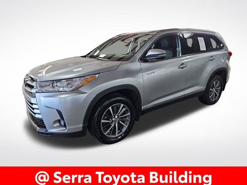 Certified 2019 Toyota Highlander XLE AWD/4WD image 1