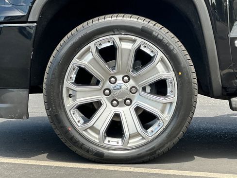 Used 2018 GMC Sierra 1500 Denali w/ Denali Ultimate Package AWD/4WD image 25