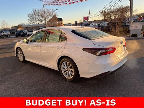 Used 2021 Toyota Camry LE image 35