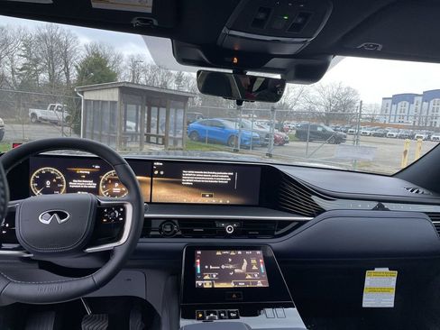 New 2026 INFINITI QX80 4WD image 17
