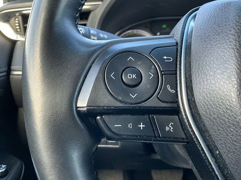 Used 2021 Toyota Venza Limited image 21