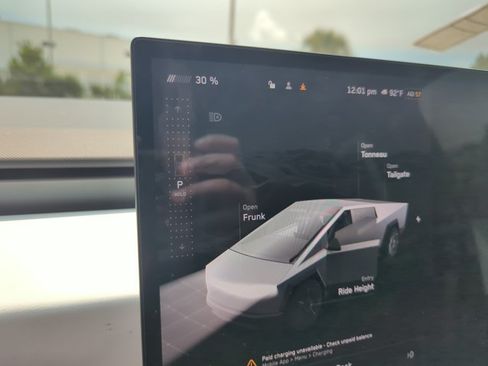 Used 2024 Tesla Cybertruck AWD Crew Cab image 11