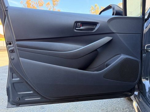 Used 2025 Toyota Corolla LE image 26