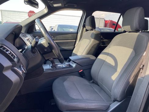 Used 2018 Ford Explorer XLT w/ Equipment Group 201A AWD/4WD image 12