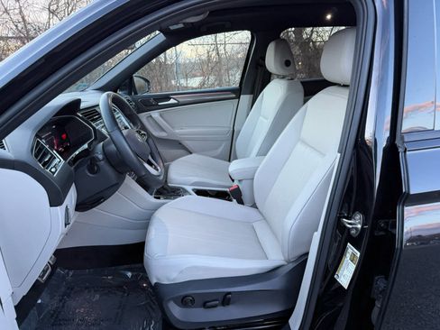 Certified 2023 Volkswagen Tiguan SE R-Line image 18