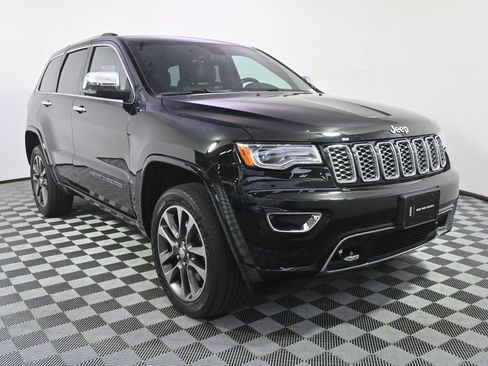 Used 2017 Jeep Grand Cherokee Overland AWD/4WD image 9