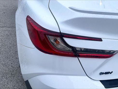 Used 2025 Toyota Camry SE w/ Convenience Package image 28