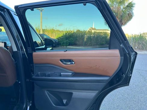 Used 2023 Nissan Pathfinder Platinum w/ Cargo Package image 46