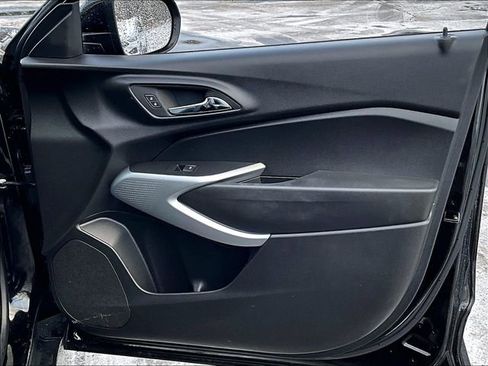 Used 2024 Chevrolet Trax RS image 12