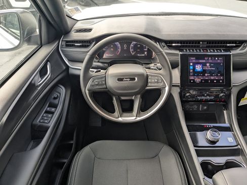 New 2026 Jeep Grand Cherokee 2WD image 23