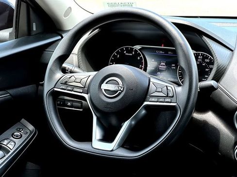 Used 2024 Nissan Sentra SV FWD image 30