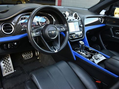 Used 2020 Bentley Bentayga Design Series image 16