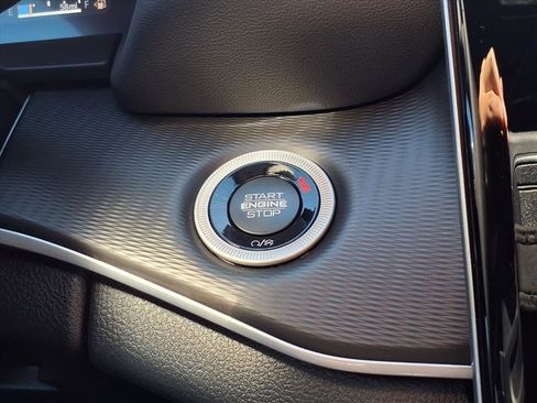 New 2025 Jeep Grand Cherokee L Altitude RWD image 9