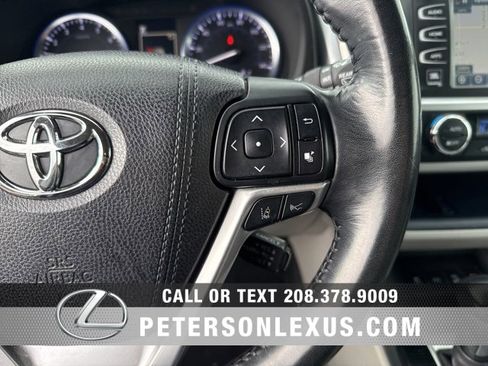 Used 2017 Toyota Highlander AWD V6 image 26