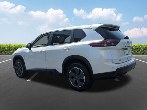 Used 2024 Nissan Rogue SV FWD image 7