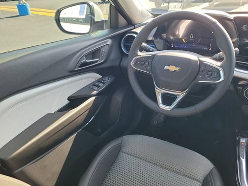 Used 2026 Chevrolet Trax LT w/ Driver Confidence Package FWD image 13