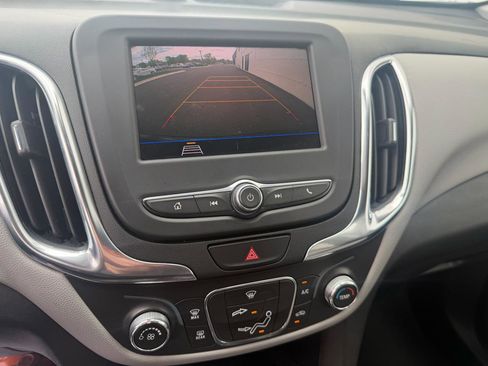Used 2021 Chevrolet Equinox LS w/ LS Convenience Package FWD image 13