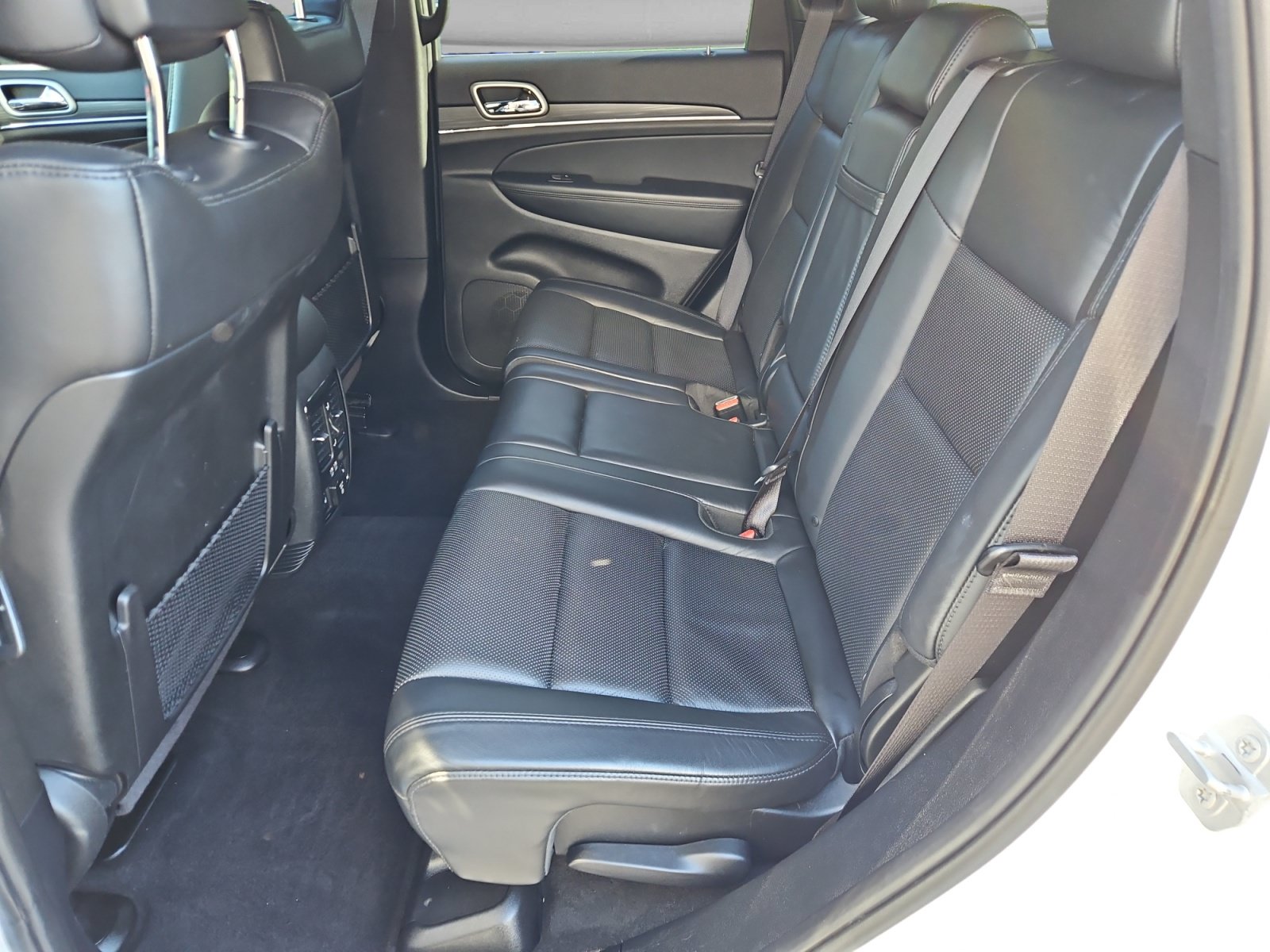 Used 2019 Jeep Grand Cherokee Limited w/ Luxury Group II AWD/4WD image 14