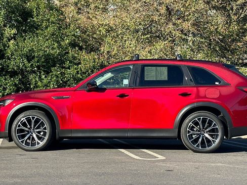 Certified 2025 MAZDA CX-70 Plug-In Hybrid w/ Premium Pkg image 8