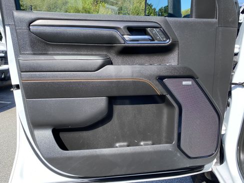 Used 2024 GMC Sierra 2500 AT4 w/ AT4 Premium Plus Package image 16