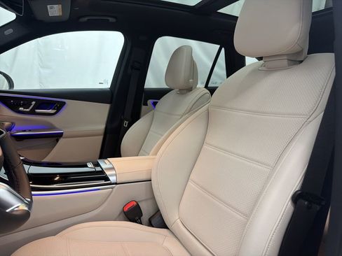 Used 2026 Mercedes-Benz GLC 300 image 13