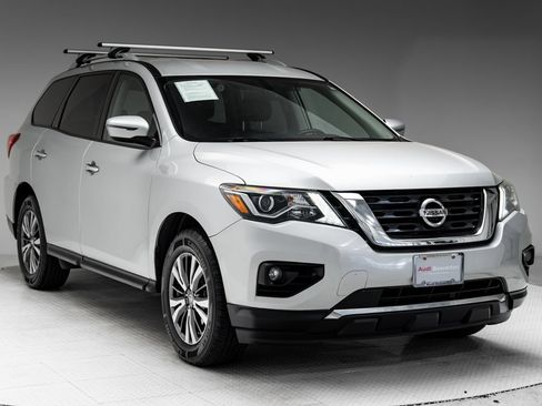 Used 2019 Nissan Pathfinder SV AWD/4WD image 29