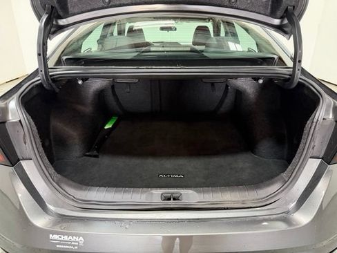 Used 2024 Nissan Altima 2.5 SV FWD image 10