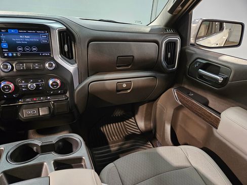 Used 2019 GMC Sierra 1500 SLE w/ SLE Value Package image 11
