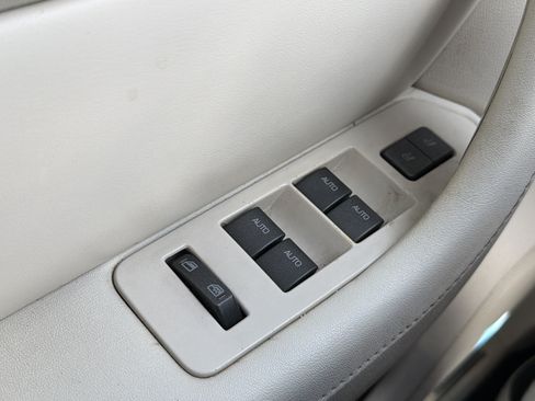 Used 2009 Lincoln MKS FWD image 19