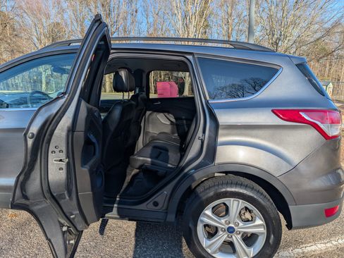 Used 2014 Ford Escape SE w/ Equipment Group 201A FWD image 11