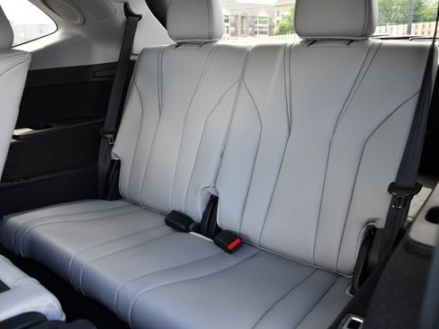 Used 2025 Acura MDX SH-AWD w/ Technology Package image 19